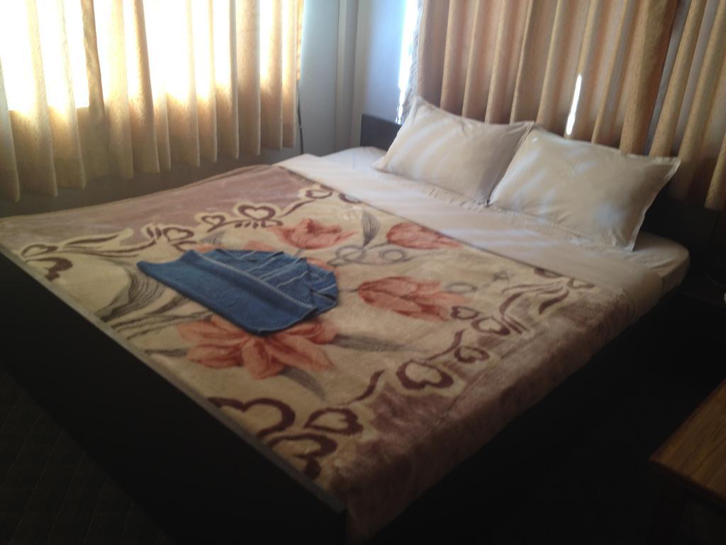 Hotel Aagaman Kathmandu Buitenkant foto