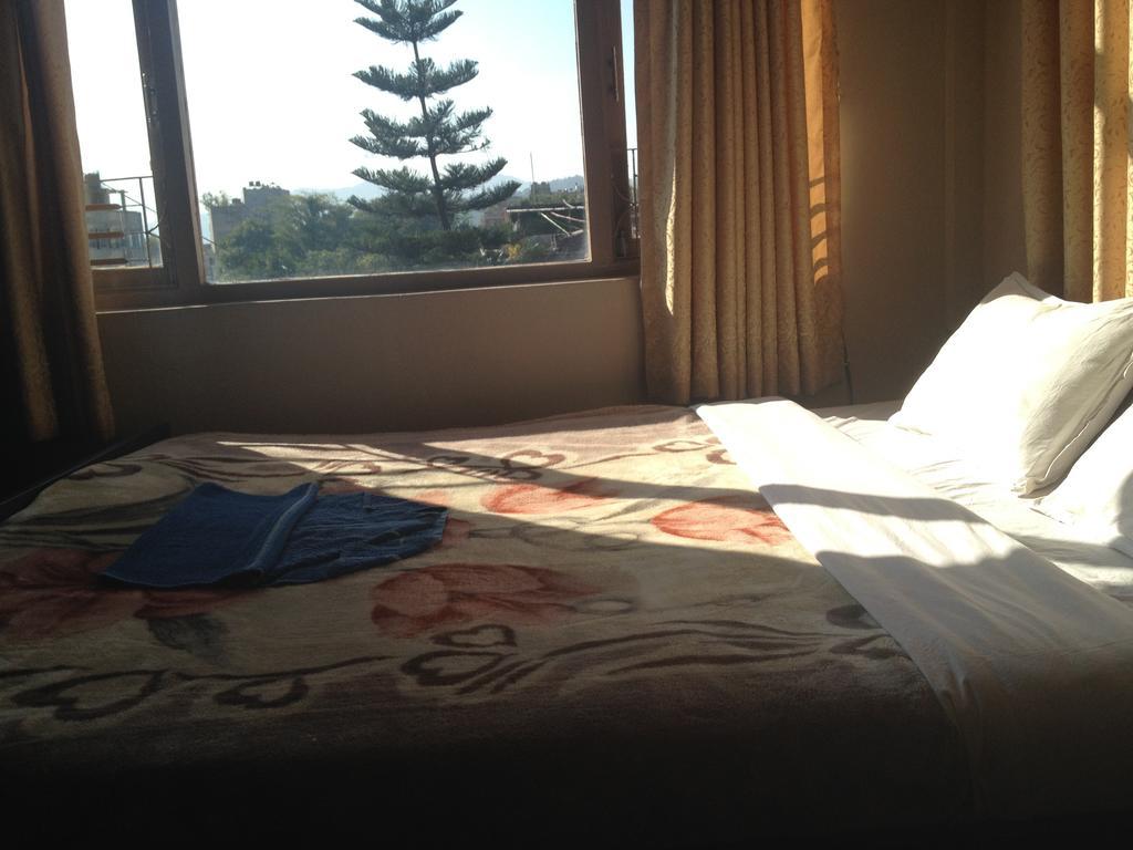 Hotel Aagaman Kathmandu Buitenkant foto