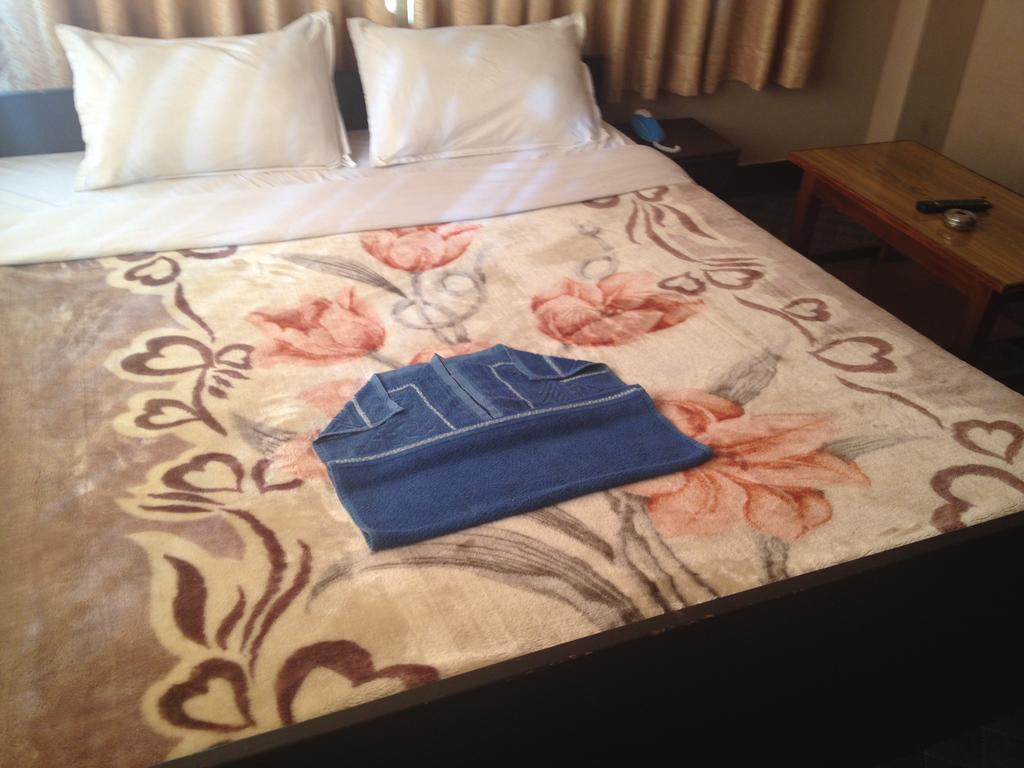 Hotel Aagaman Kathmandu Buitenkant foto
