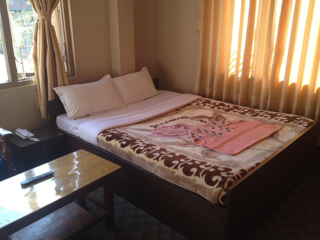 Hotel Aagaman Kathmandu Buitenkant foto