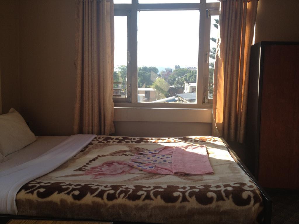 Hotel Aagaman Kathmandu Buitenkant foto
