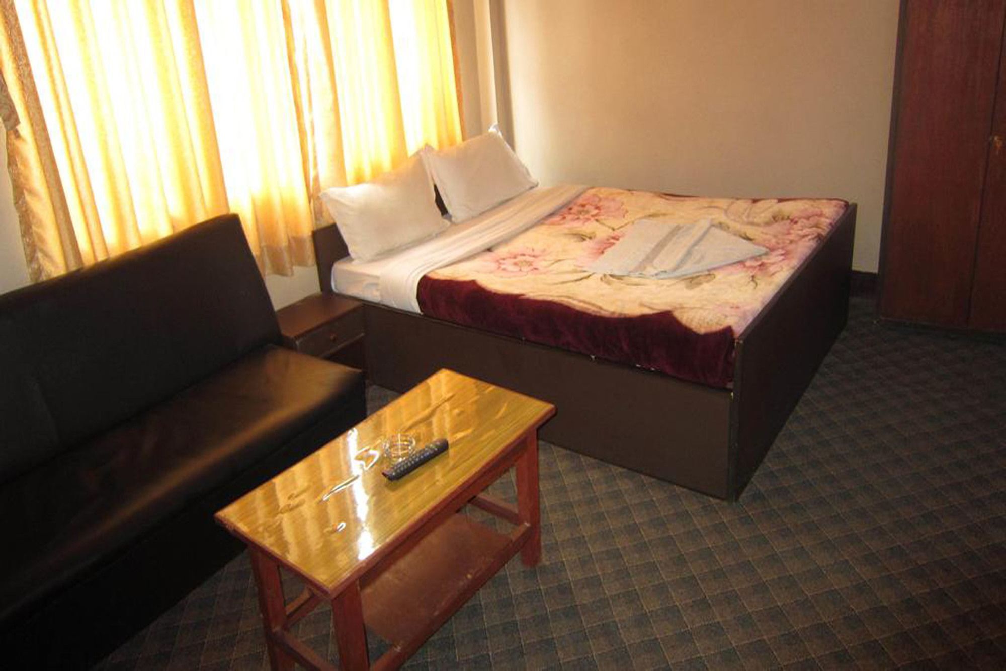 Hotel Aagaman Kathmandu Buitenkant foto