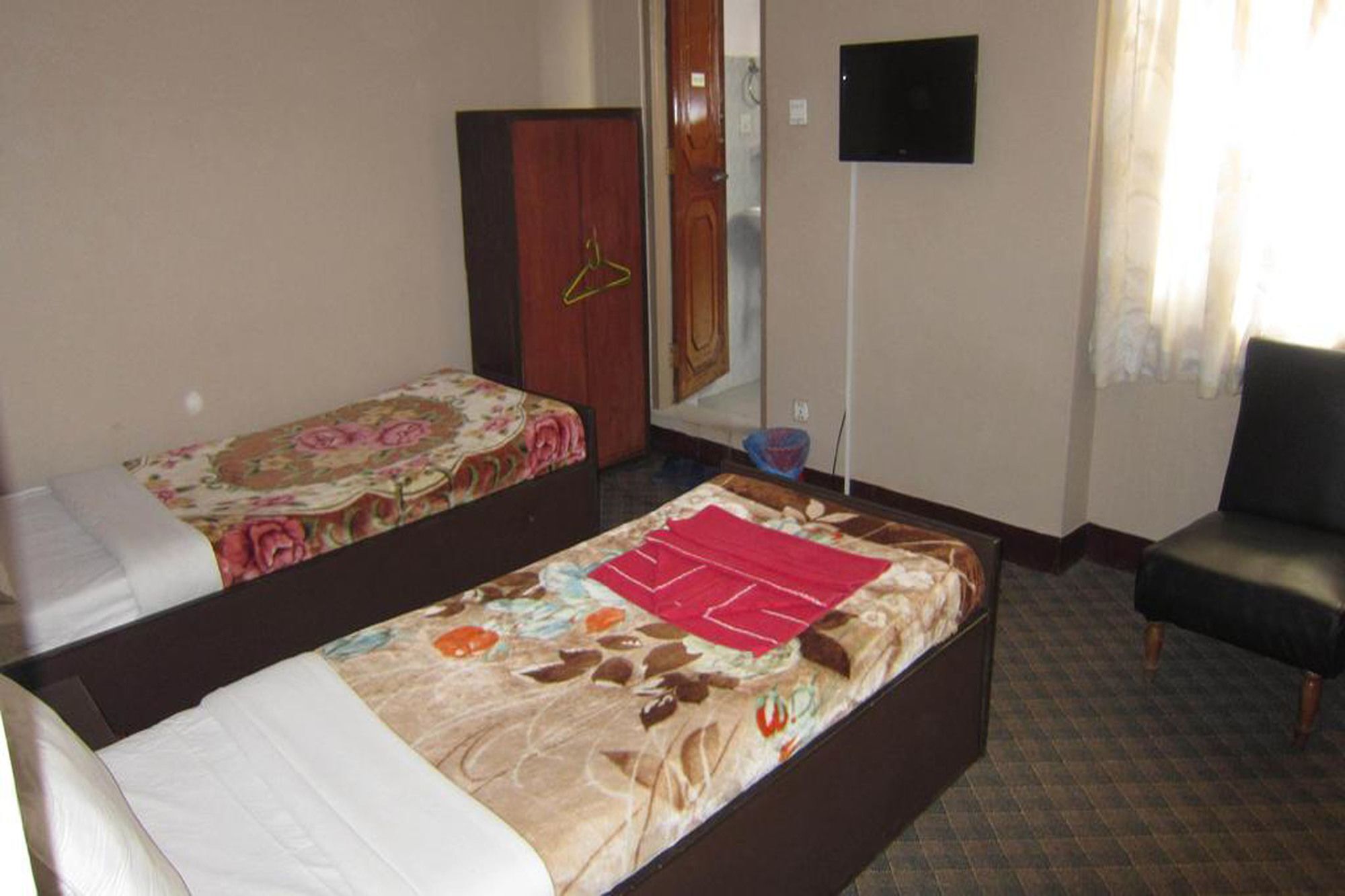Hotel Aagaman Kathmandu Buitenkant foto