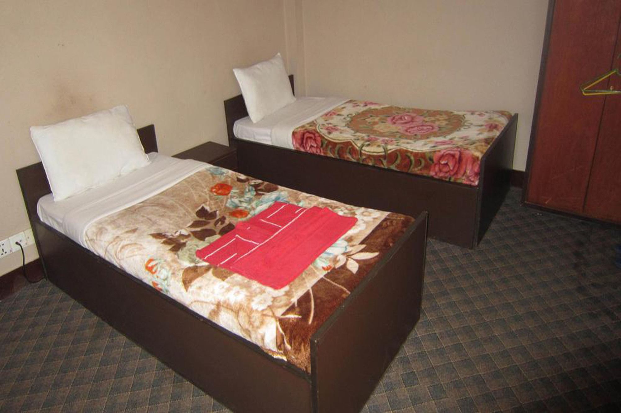 Hotel Aagaman Kathmandu Buitenkant foto